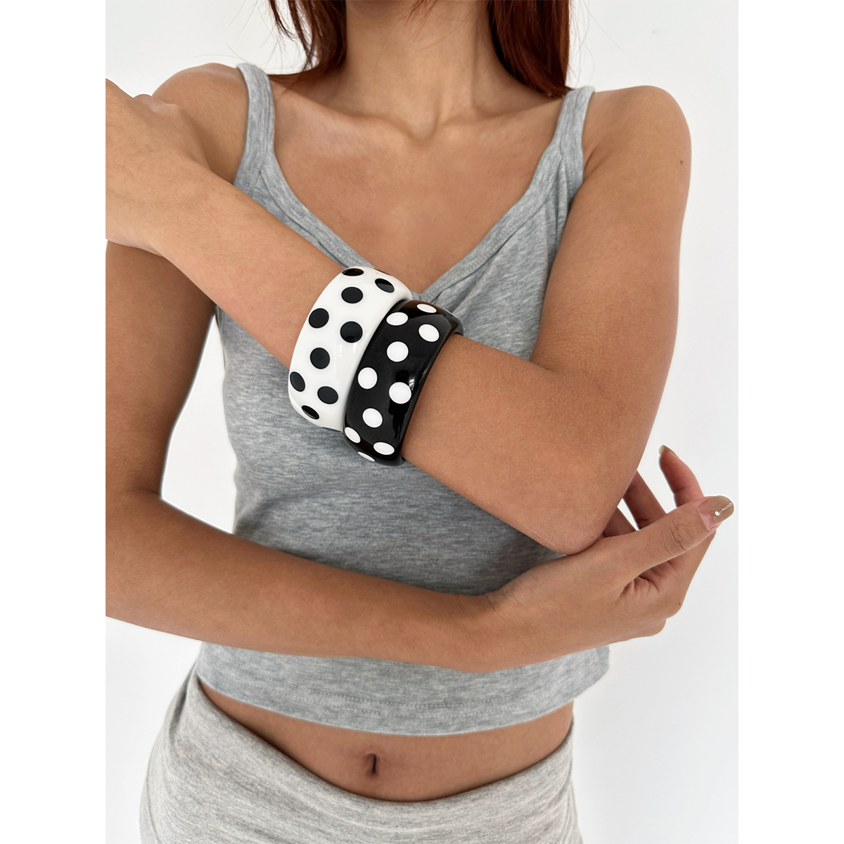 atmshop韩国黑白波点辣妹复古宽版树脂亚克力手镯小众亚文化手环