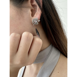 atmshop银色立体烟花造型玻璃锆石时髦耳环韩系ins百搭冷淡风耳钉