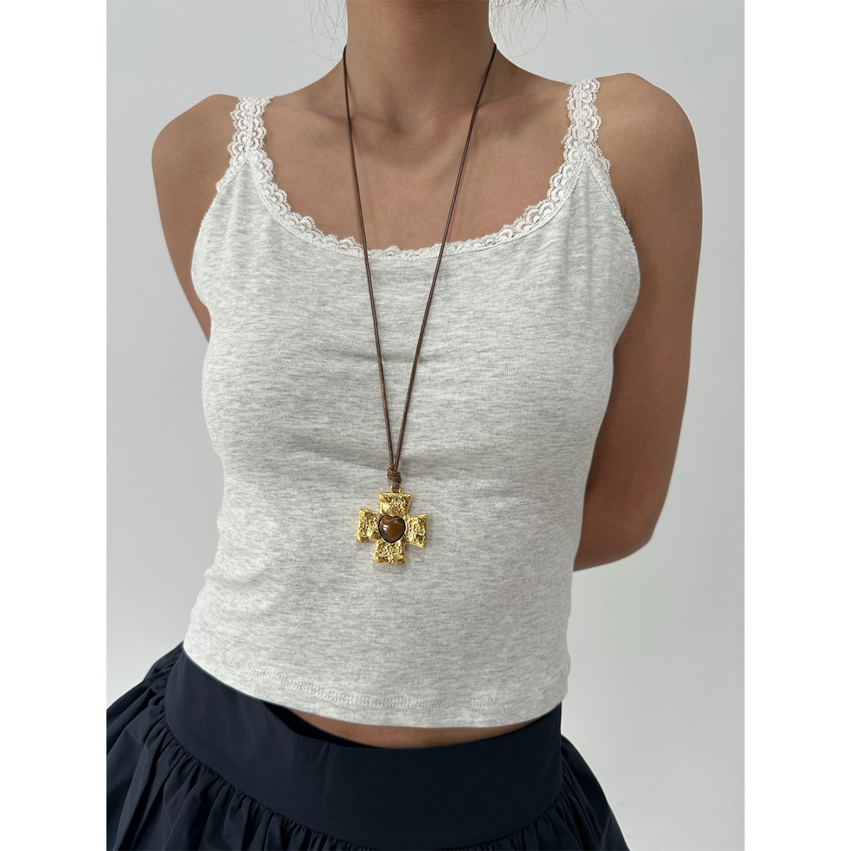 atmshop复古高级轻奢金色虎眼爱心十字架吊坠ins抽拉长项链毛衣链