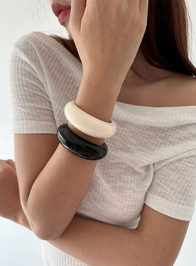 atmshop复古时髦博主同款黑白树脂叠戴手镯高级百搭简约开口手环