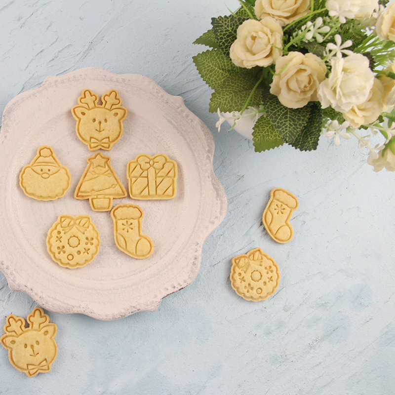 新款日式DIY圣诞老人小鹿迷你饼干曲奇礼物 模具卡通烘焙工具家用