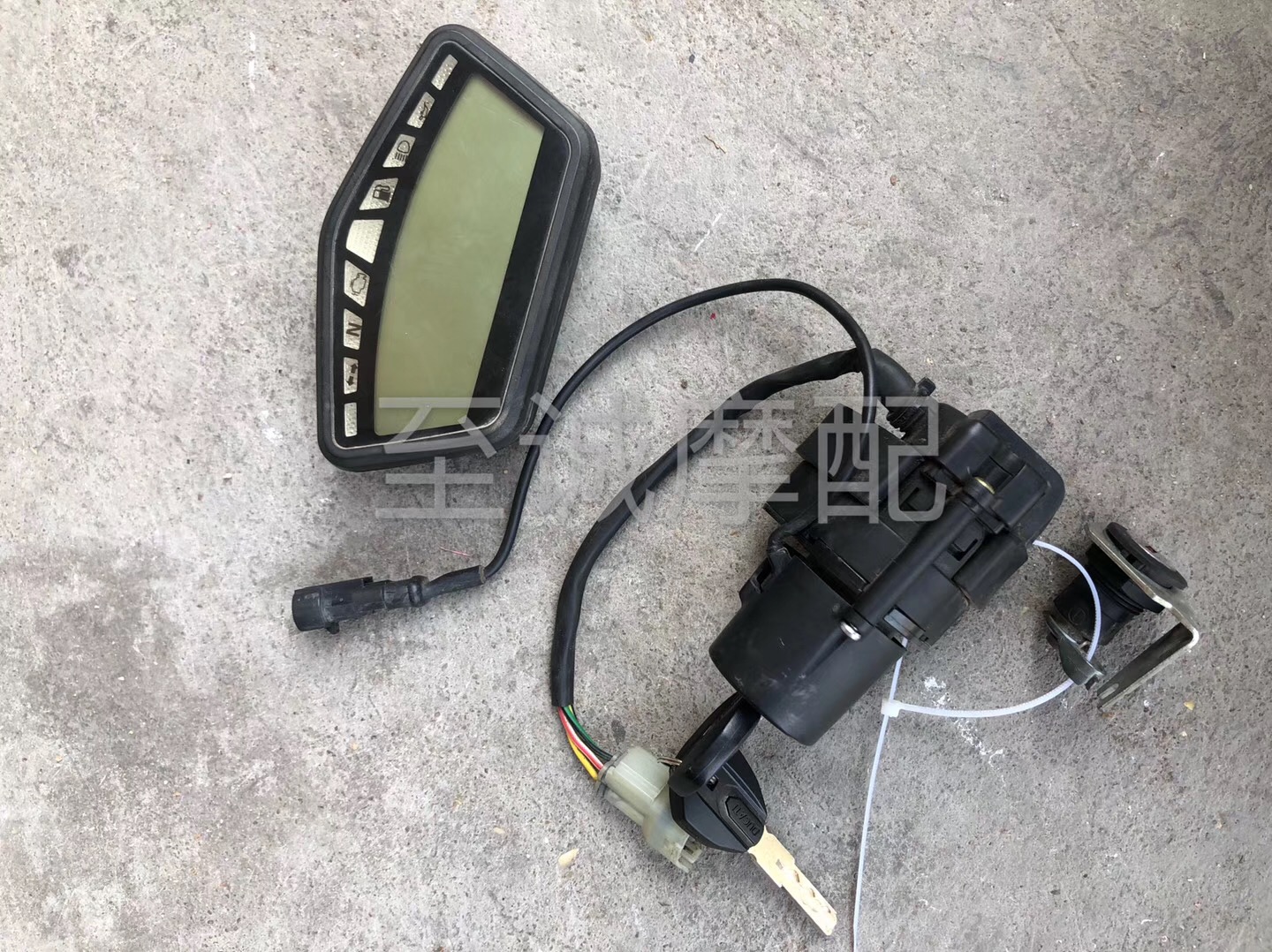 杜卡迪 街霸848 EVO 796 1098 899 V4点火器 电门锁芯片钥匙 匹配