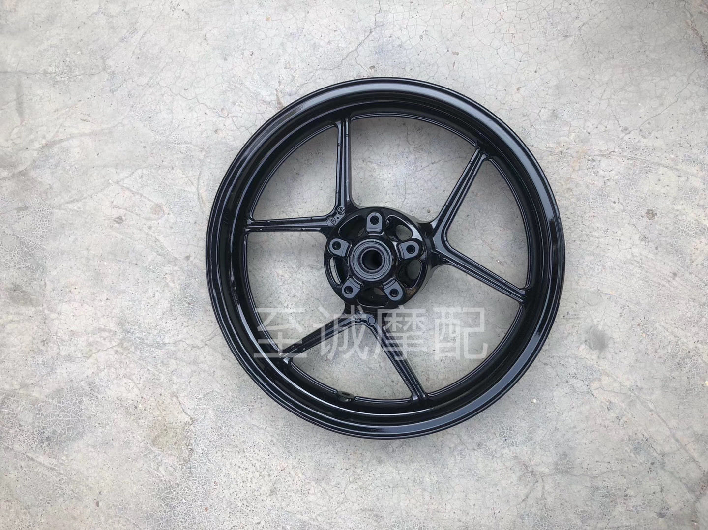 川崎Z1000 10-11-12-13-14-16-18年 拆车配件 前钢圈 轮圈 前轮毂