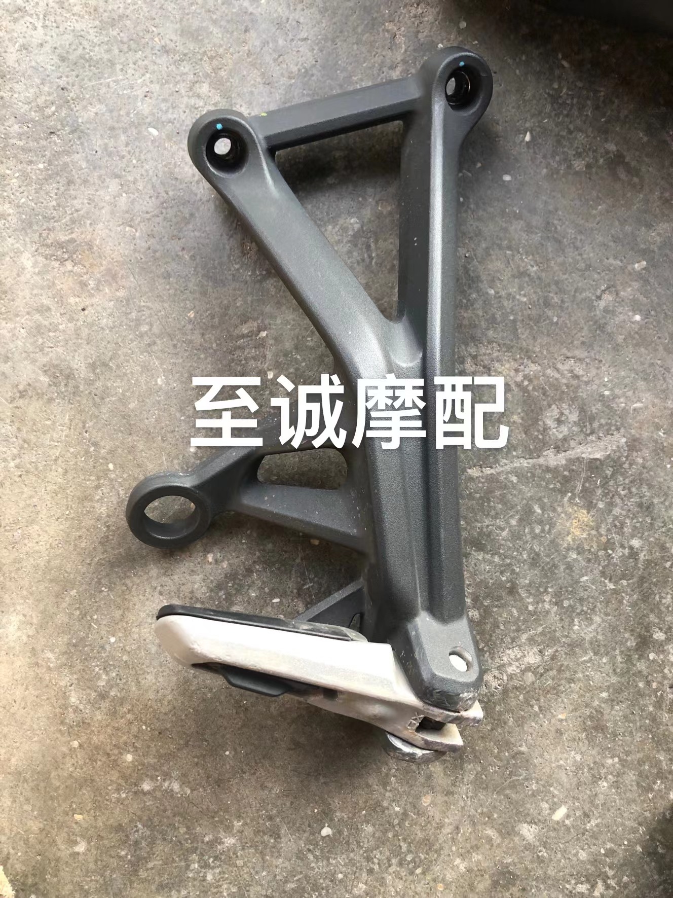 全新原装杜卡迪18 19年怪兽MONSTER 821左右后脚踏固定铝支架
