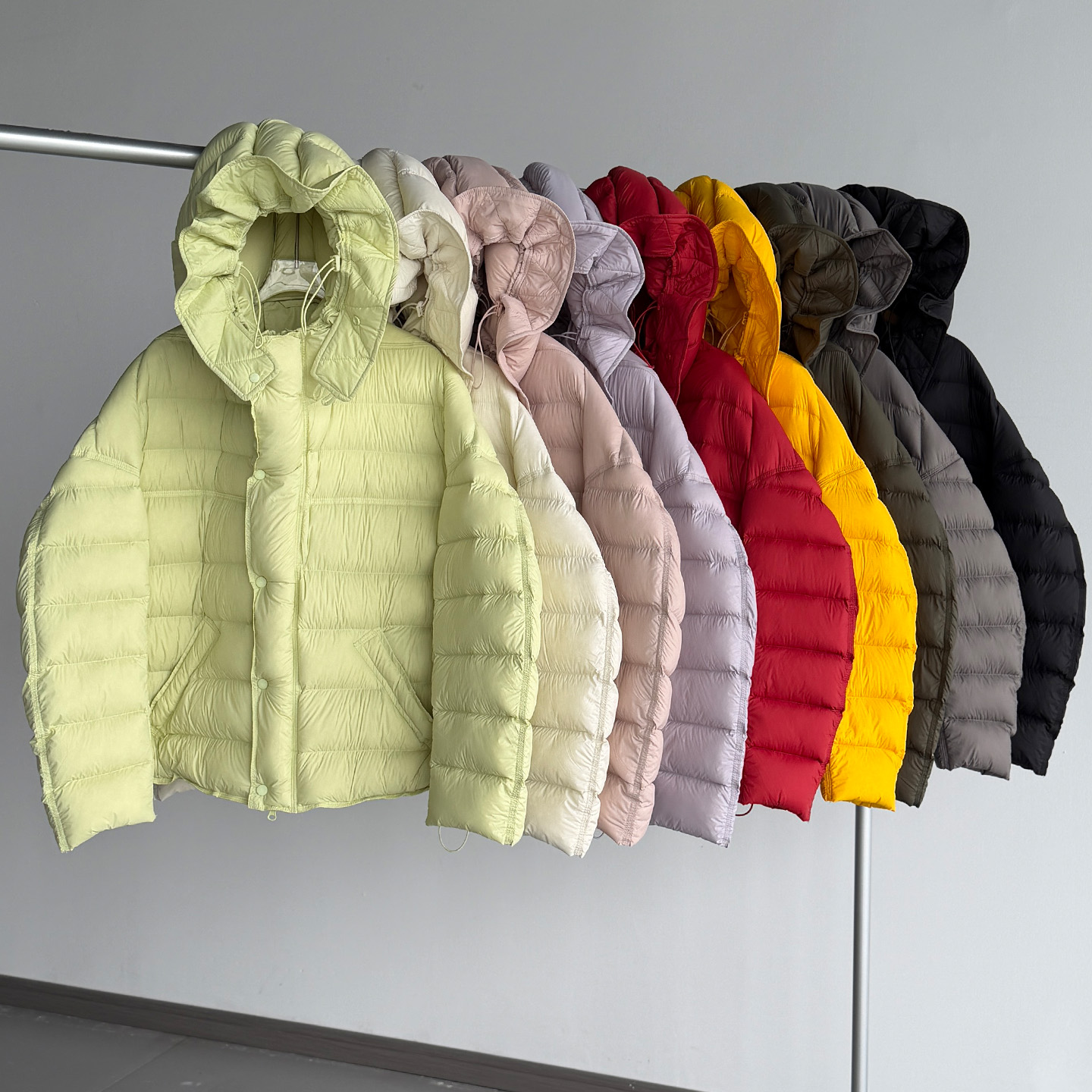 新款小豌豆连帽泡芙加厚羽绒服女