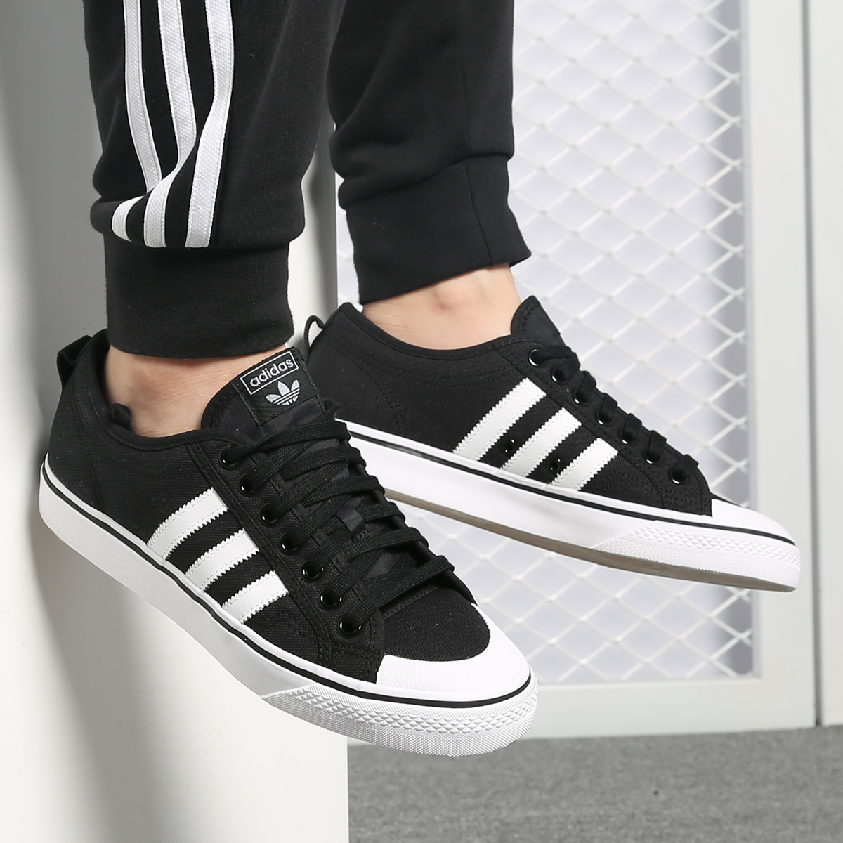 阿迪达斯nizzacq2332休闲板鞋