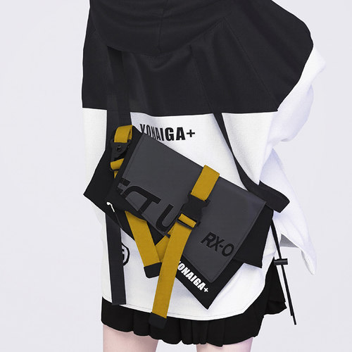 潮牌酷飒机能风中性包斜挎包