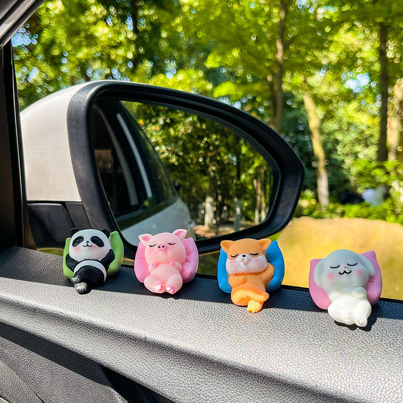 汽车摆件卡通可爱柴犬熊猫小猪车载中控台屏幕小摆件车内装饰用品