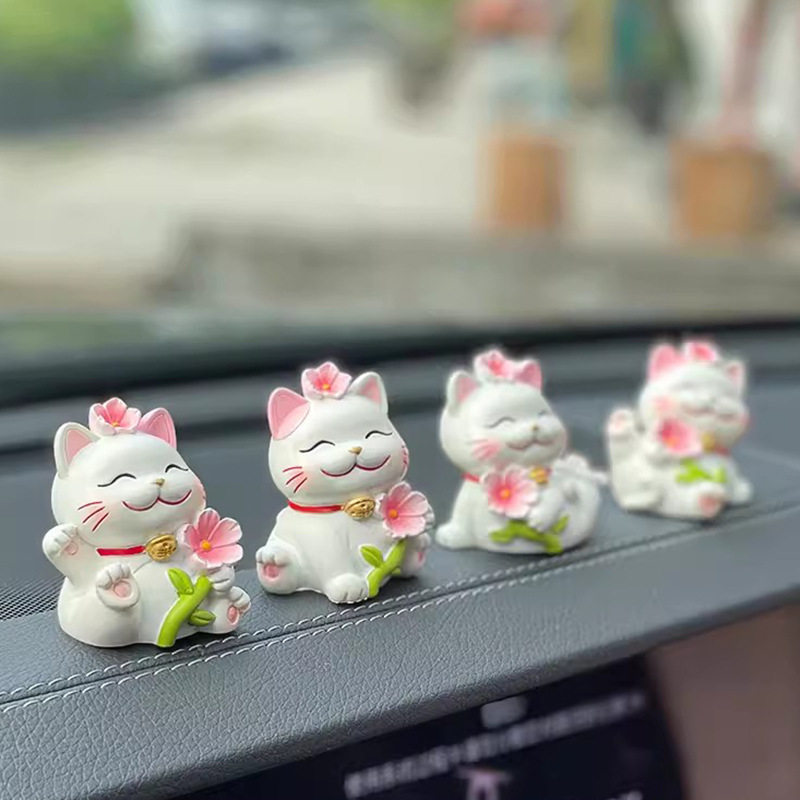 创意可爱招财猫车载中控台减压装饰品摆件家居客厅桌面办公桌摆设