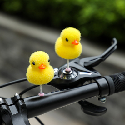摇头小鸭子车载小摆件中控台显示屏装饰摆件创意可爱小黄鸭