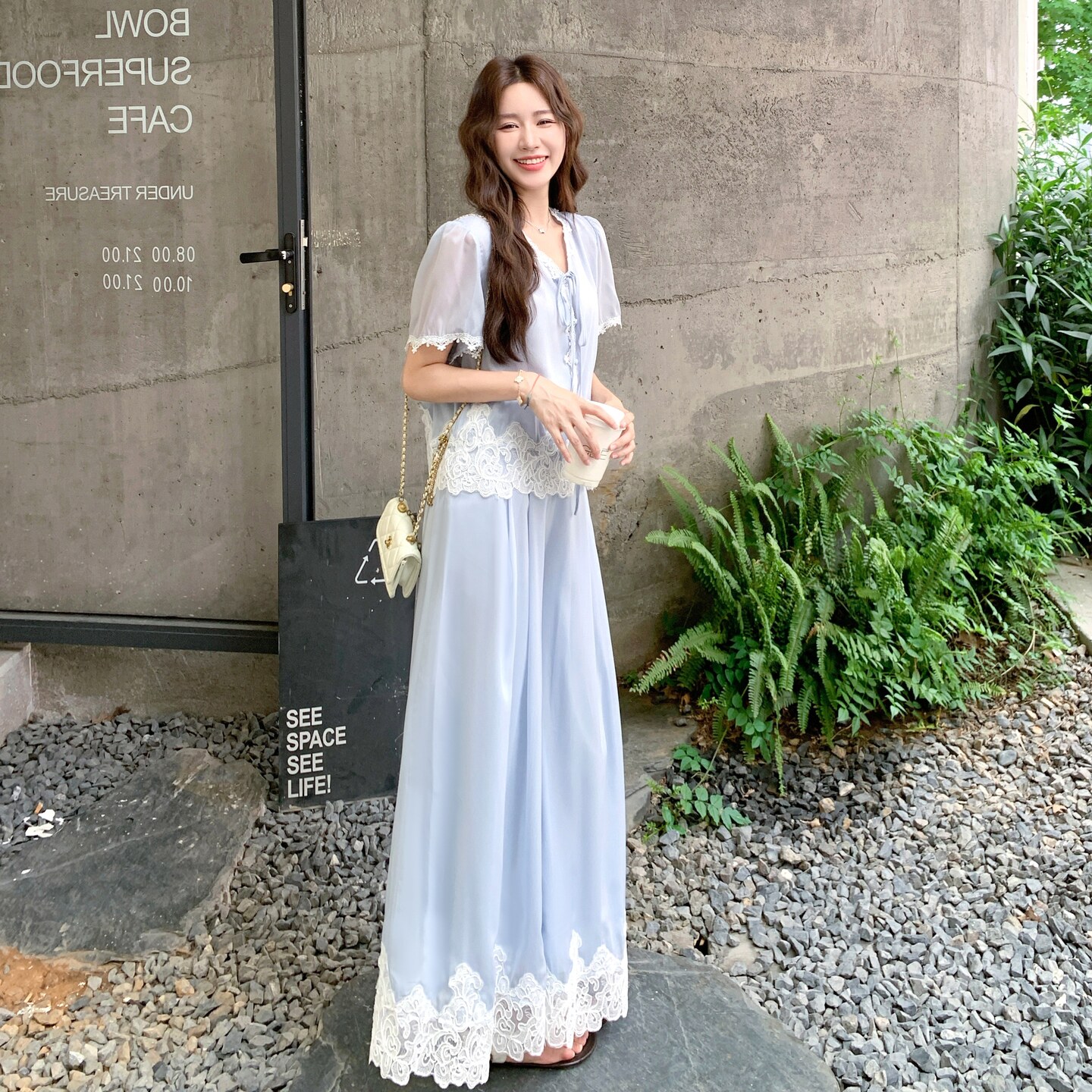 蓝色蕾丝拼接v领衬衫阔腿裤两件套女2025夏季新款法式高级感浪漫,女装套装/套裙,浙宝189