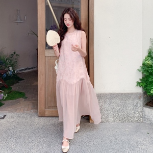 粉色薄纱拼接无袖连衣裙女2025夏季新款法式超仙甜美度假风长裙潮图片