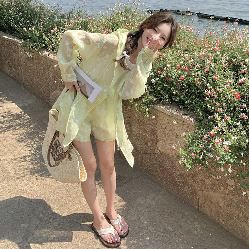 黄绿色碎花防晒衣套装女夏季2025轻薄长袖连帽外套开衫短裤两件套，女装运动套装，浙宝189