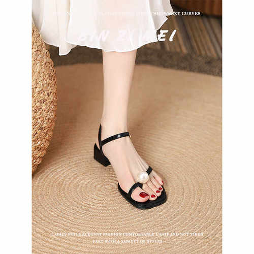 珍珠粗跟凉鞋一字带夹趾法式低跟