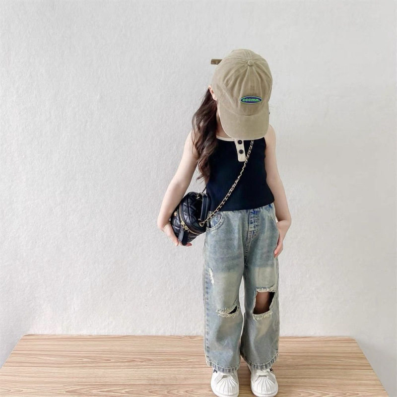 女童夏季新款2026女宝套装洋气休闲吊带夏装韩版破洞牛仔裤两件套