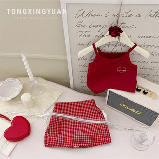 女宝夏季新款时髦潮范红色刺绣爱心吊带上衣红格子半裙套装