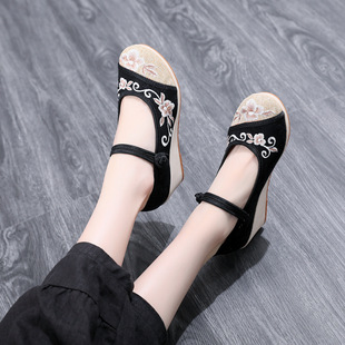 2019春夏秋新款女鞋 坡跟老北京布鞋民族风提花棉鞋 汉服绣花鞋女