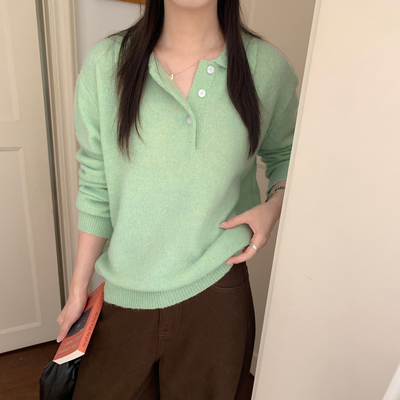 翻领甜美宽松针织纽扣毛衣