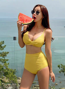 泳衣女款2025年新款爆款性感分体式黄色比基尼纯欲风泰国海边度假