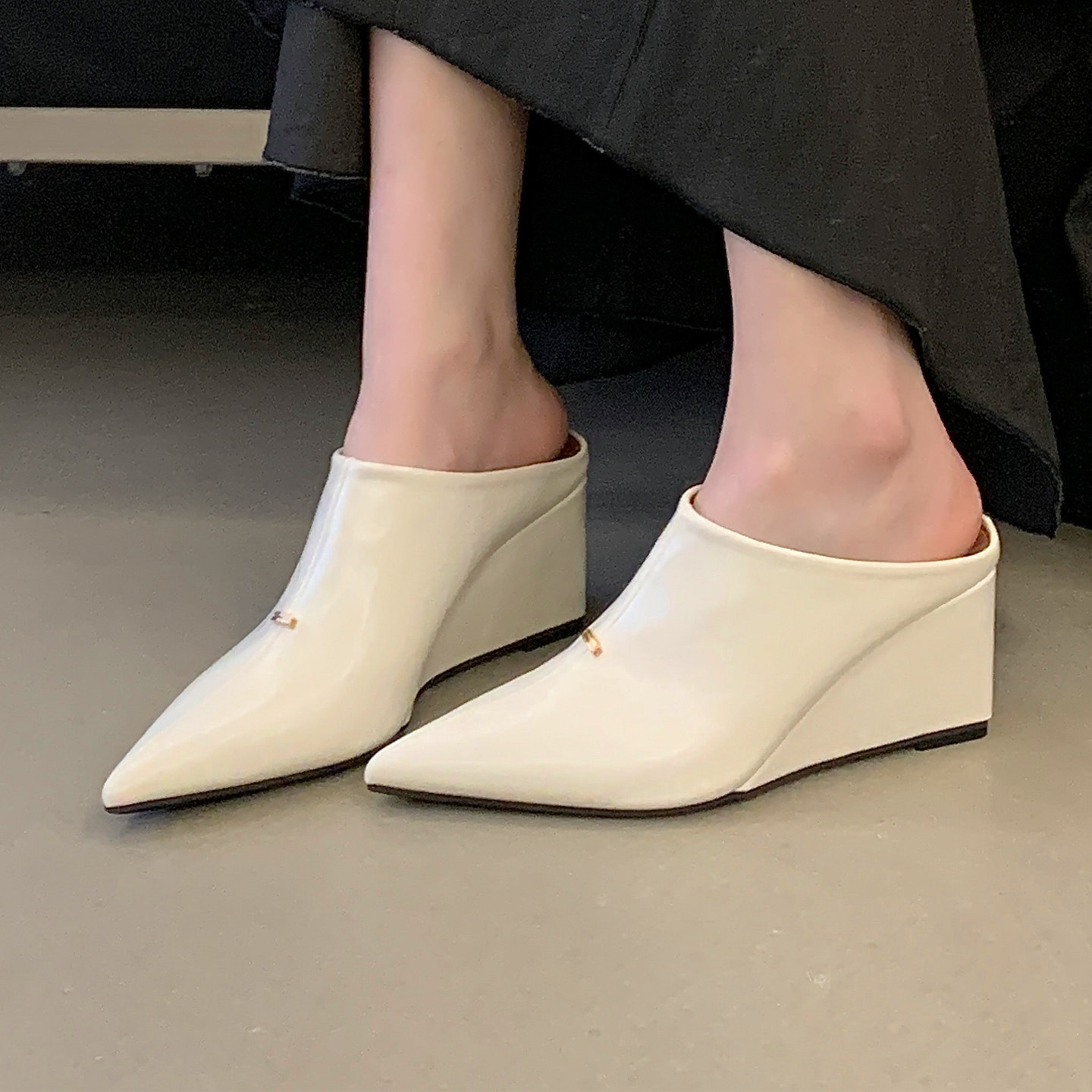 欧美时尚尖头包头半拖鞋金属扣装饰坡跟高跟法式休闲百搭小众女鞋,女鞋,毛毛鞋,淘宝优惠券,粉丝福利购,淘宝优惠卷