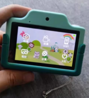 适用于大蓄麦巧适儿童相机C4 屏幕原装保护膜 防爆防摔膜软性钢化膜防爆防摔膜 高清防刮防指纹膜2张