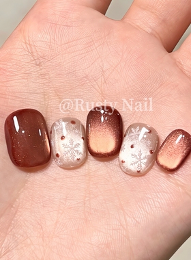 【日暮雪松】秋冬氛围感雪花猫眼纯手工穿戴甲短款显白高级感美甲