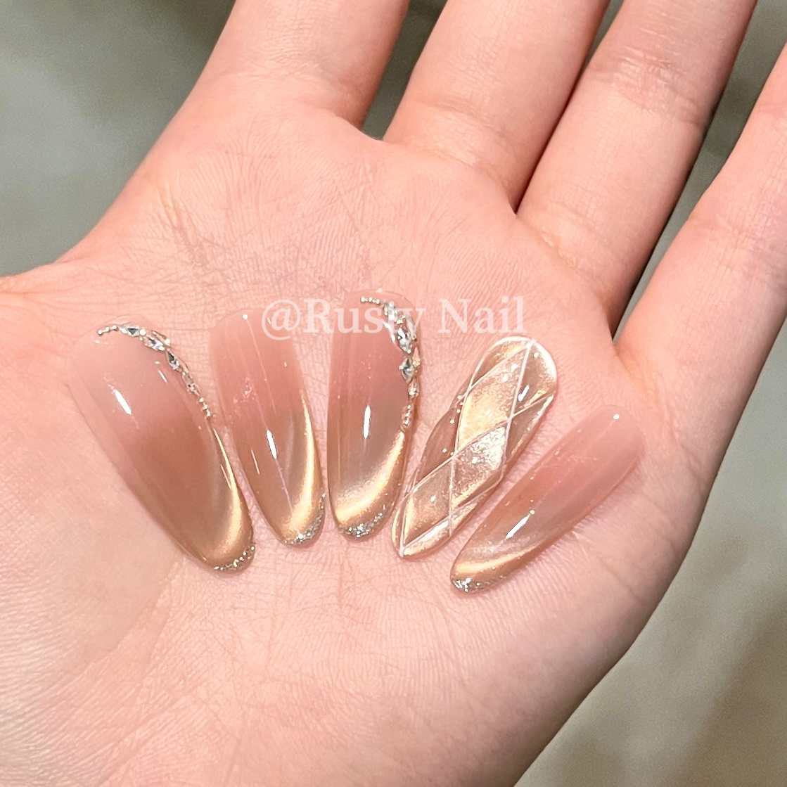 鎏金小香菱格纹金色猫眼手工美甲