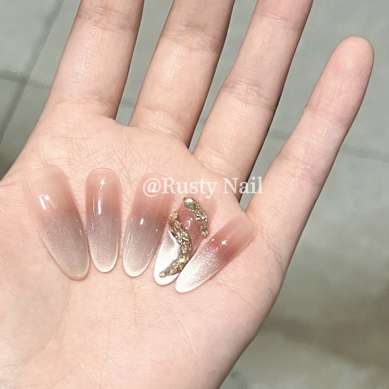 蛇来运转猫眼高级感纯手工穿戴甲