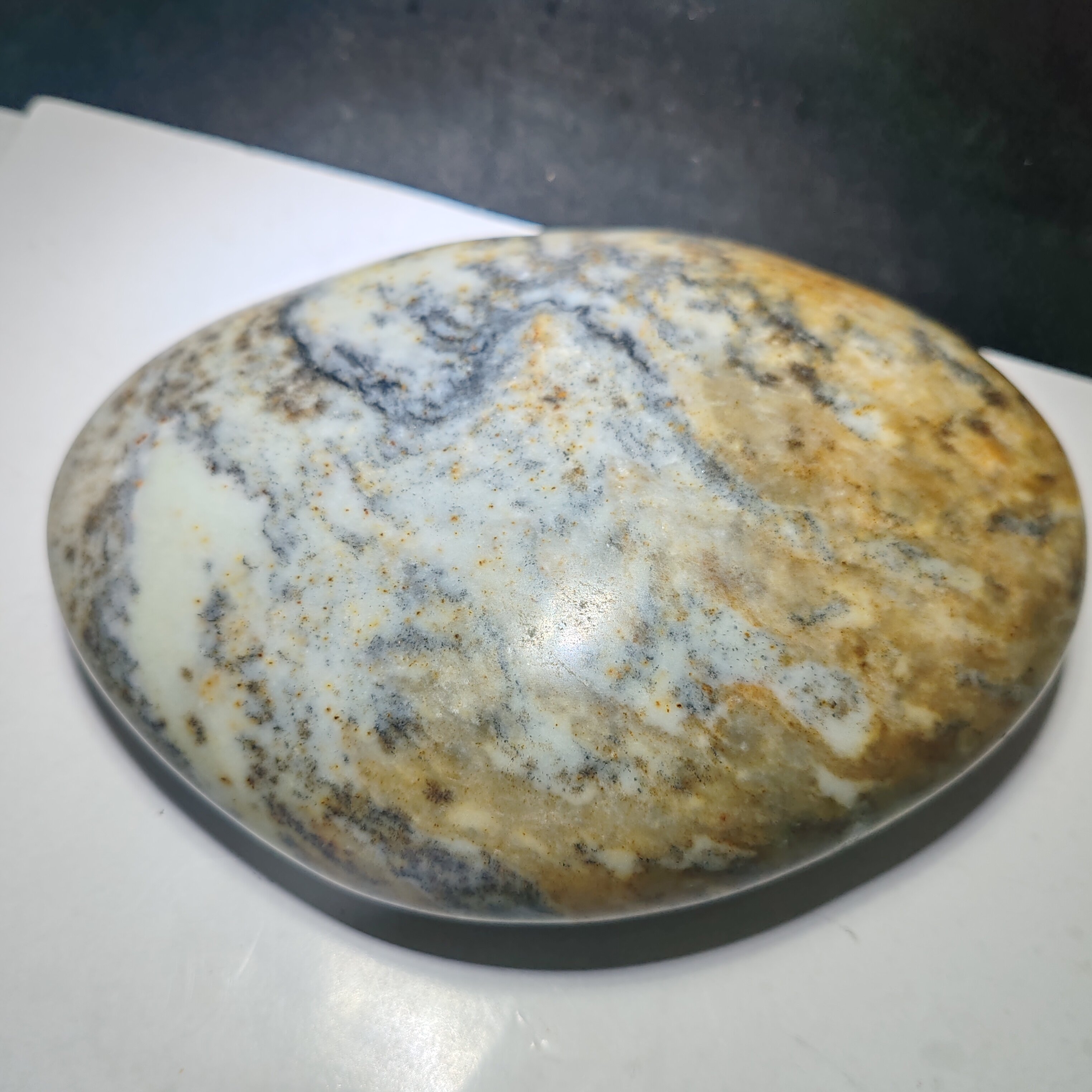 新疆和田玉籽料原石原皮案头雅件摆饰观赏石天然水草沁山水画面