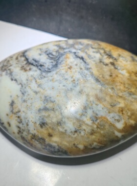 新疆和田玉籽料原石原皮案头雅件摆饰观赏石天然水草沁山水画面