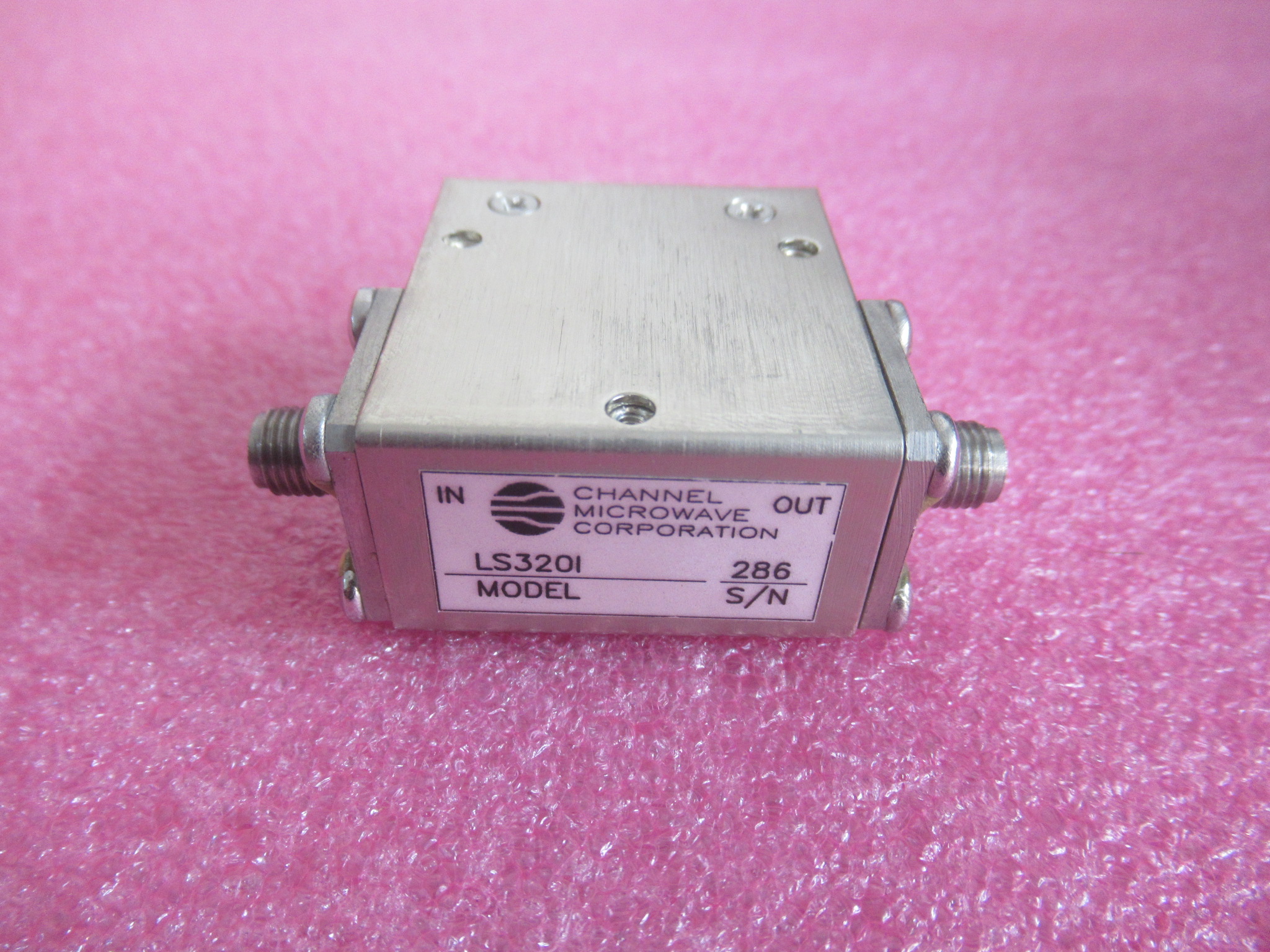 CHANNEL1700-2400MHz同轴隔离器
