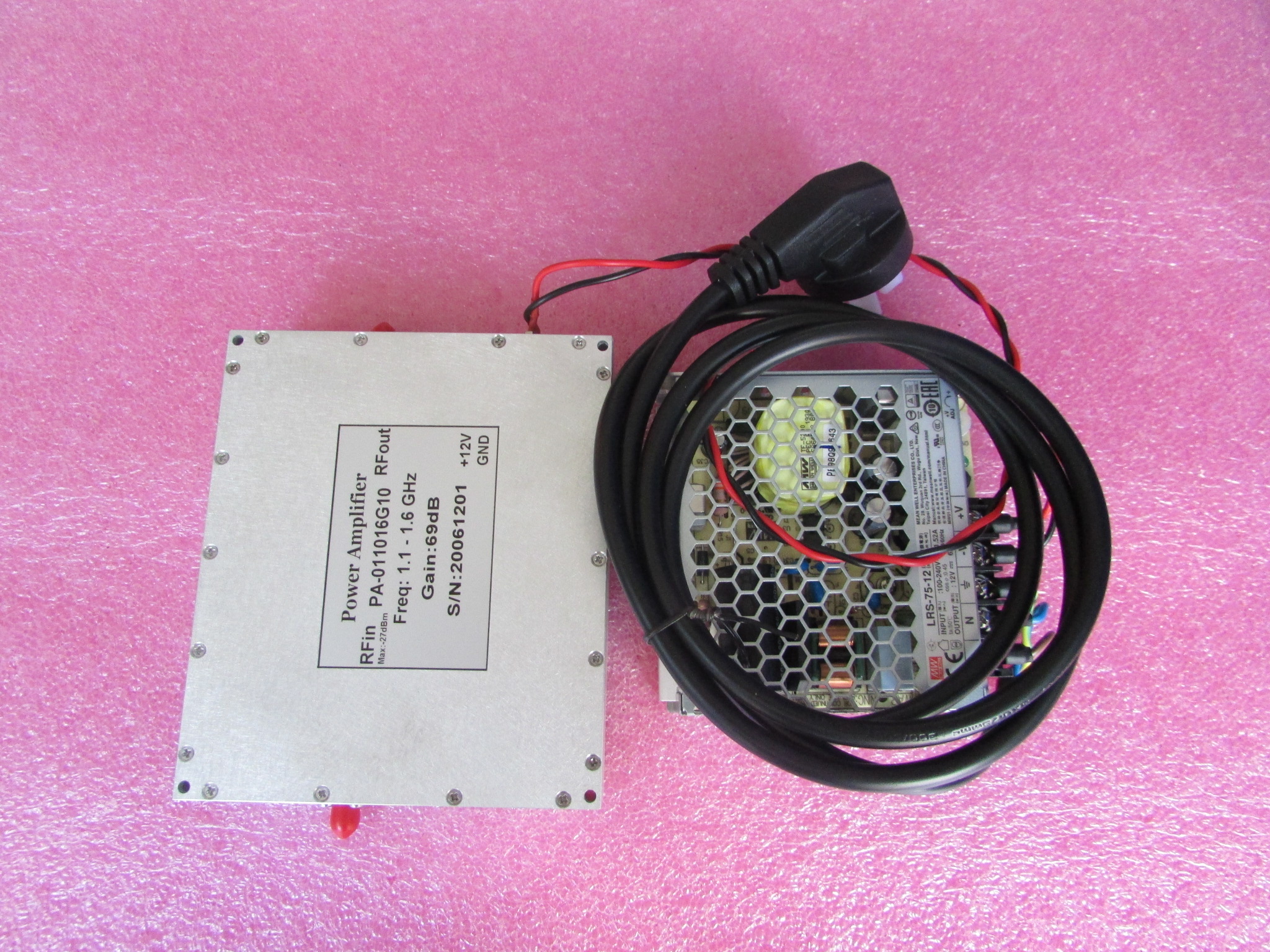 PA-011016G10 1.1-1.6GHz 69dB 10W SMA GPS 射频高功率放大器