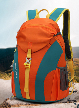 户外登山包2025新款骑行徒步旅游轻便防水休闲双肩包男女运动背包