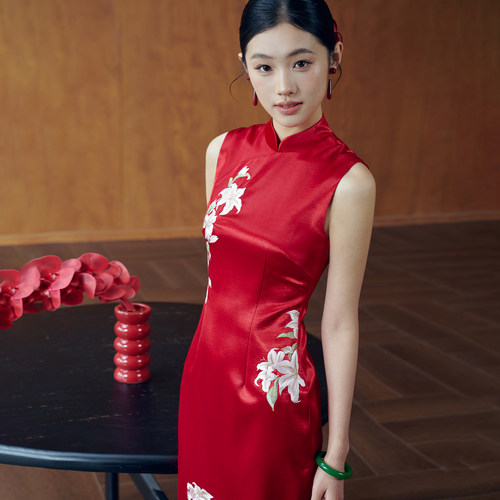 之既新中式红色刺绣旗袍婚礼礼服