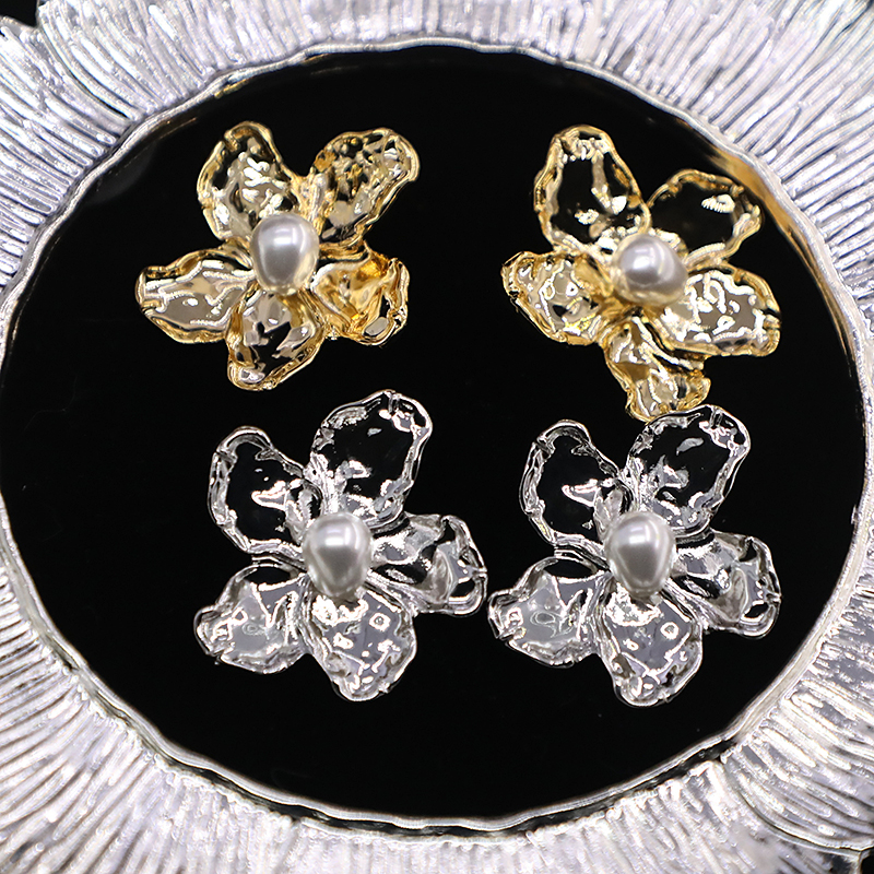 欧美夸张金属感镶珍珠花朵耳环合金耳环花卉耳饰品女韩版时尚银针