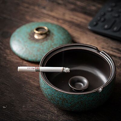 Creative covered ashtray, retro personalized ceramic ashtray