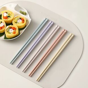 Cute Design Antibacterial Chopsticks Home Use Individual Ser