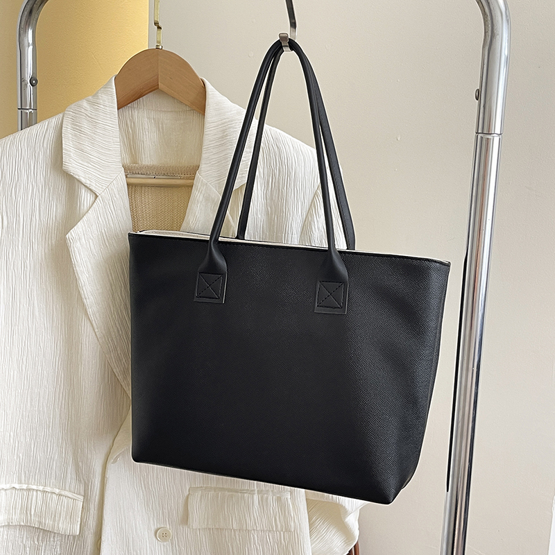 高级感2025新款时尚黑色托特包