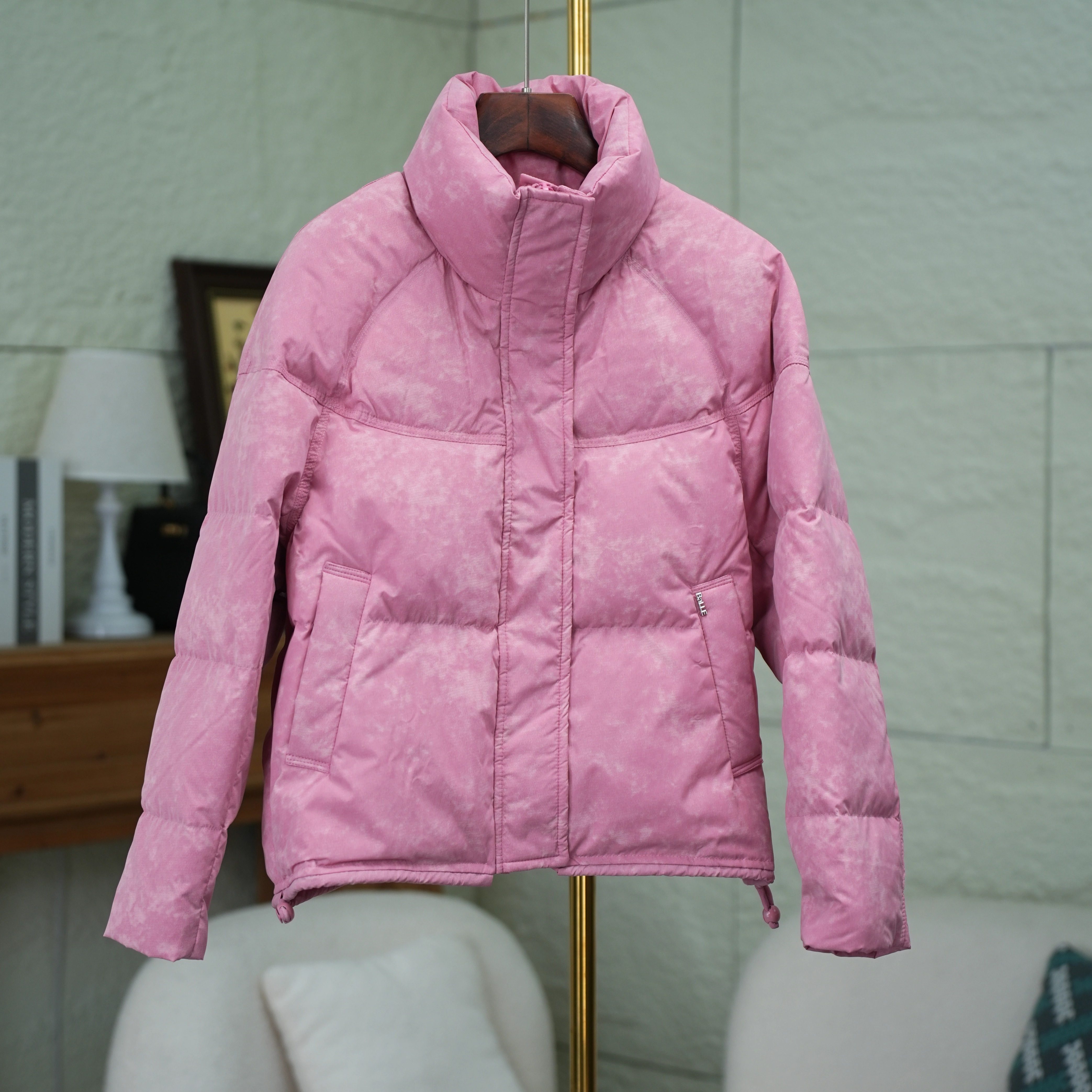 粉色立领高腰小短款面包羽绒服女2025冬季新款90白鸭绒气质短外套