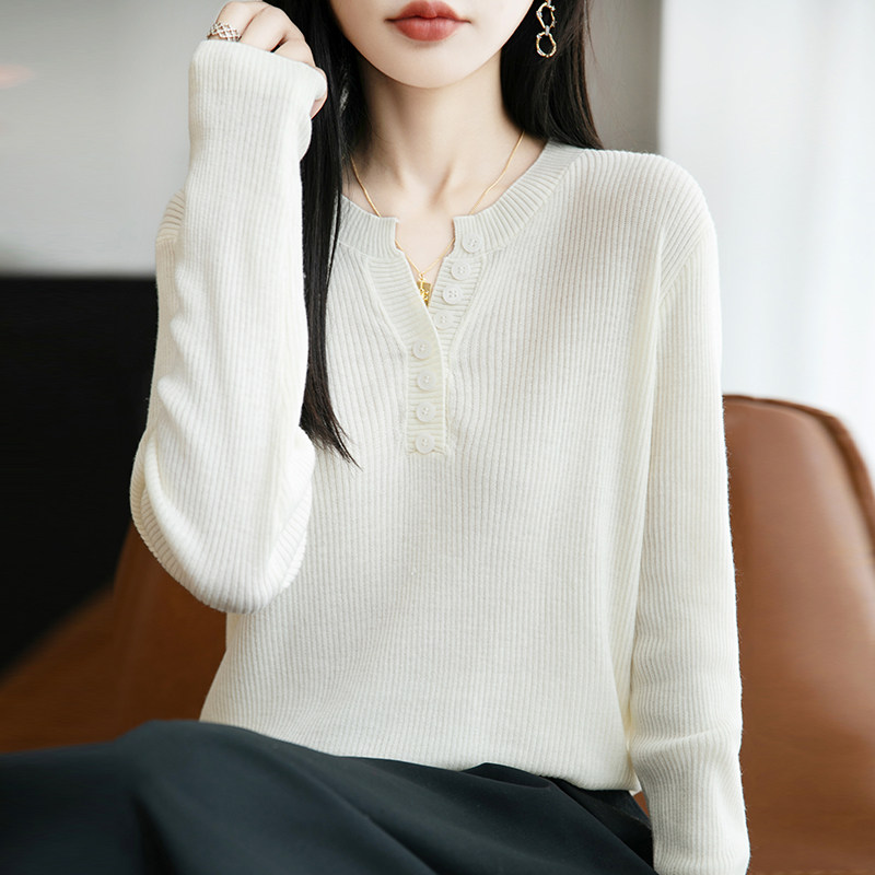早秋V领针织打底衫女新款春秋内搭上衣洋气大码女装秋冬毛衣
