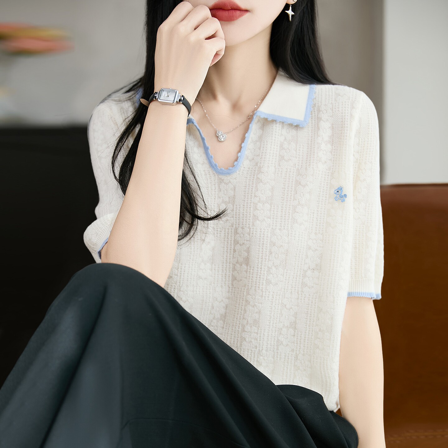拉夏贝尔 V领刺绣针织短袖t恤女夏季薄款冰丝针织衫大码女装上衣