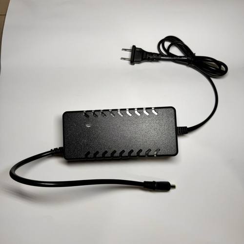 瑞昌启动电源专用充电器，锂电池充电器