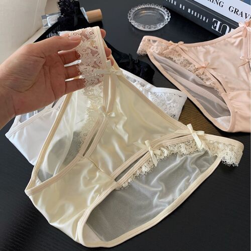 日系镂空缎面蕾丝低腰高开叉三角