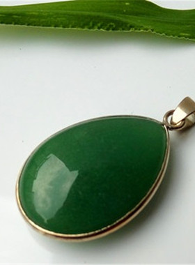 天然绿东陵银饰镶嵌玉石吊坠靓女