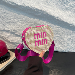 草编女士包包女2025斜挎韩版 百搭爱心单肩包编织斜挎休闲小包 夏季