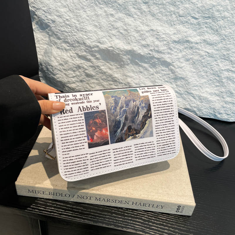 新款涂鸦字母包流行报纸包小方包