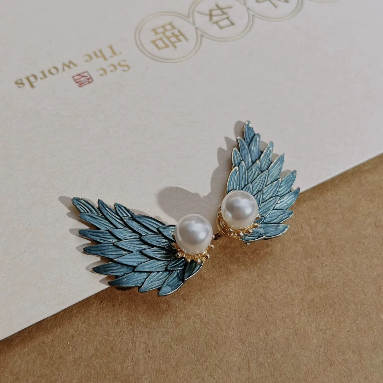 珐琅彩釉翅膀胸针女衬衣领针中古蓝色翅膀领扣领角装饰别针领针