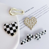 时尚 防滑扣 防走光别针固定背带裤 黑白格衬衫 别针蝴蝶结胸针衬衫