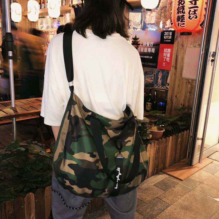 夏季新款防水牛津纺单肩斜跨大包迷彩男女式情侣包健身包旅行袋在类目 箱包皮具/热销女包/男包, 女士包袋中 - 来自Buy2taobao.com提供专业的淘宝代购服务