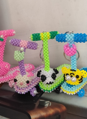 【手工串珠成品】小熊滑板车可爱水晶摆件新款